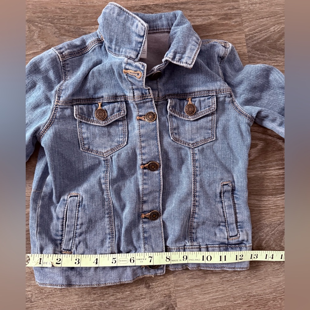 Carters 5T Classic Denim Kids Jacket light wash. Great condition - Picture 6 of 7